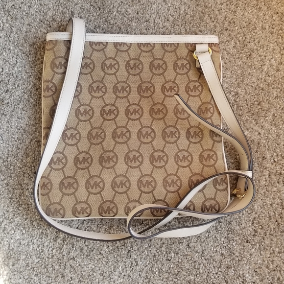 Michael Kors Crossbody - Picture 2 of 6